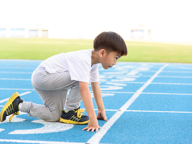 スポーツをする子ども